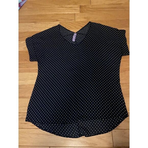 Alya, women's thin, polka dot v - neck short sleeve blouse size small - Picture 1 of 7